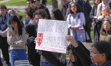 Cơn sốc của sinh viên quốc tế ở Harvard