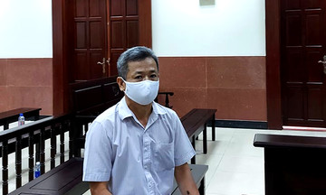 Cựu bí thư Bến Cát Nguyễn Hồng Khanh nói gì khi được đình chỉ bị can?