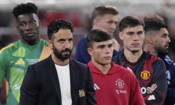 Man Utd sẵn sàng 'rao bán toàn bộ đội hình'