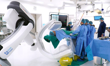Khám mắt bất ngờ phát hiện tắc mạch vành