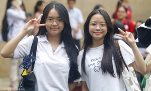 Đề thi môn Văn lớp 10 trường chuyên Khoa học Xã hội và Nhân văn