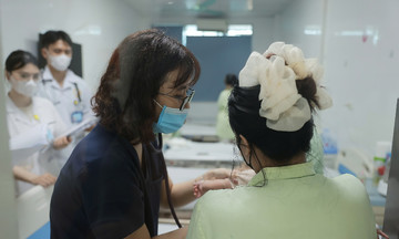 Covid-19 và sốt xuất huyết tăng, Bộ Y tế cảnh báo dịch