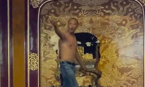 Người đập gãy ngai vàng triều Nguyễn bị tạm giữ