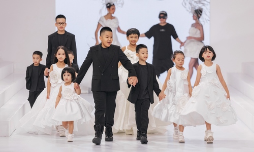 Đỗ Mạnh Cường đưa 10 con catwalk tại show thời trang
