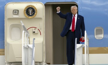 Cuộc tìm kiếm chuyên cơ Không lực Một mới cho ông Trump