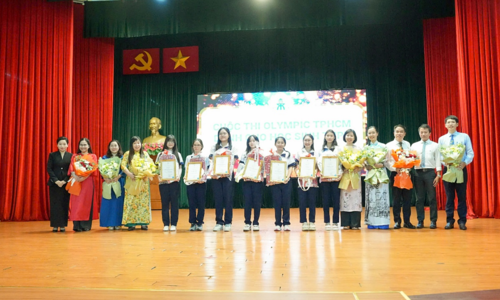 VietnamGroove trao học bổng cho học sinh Trần Đại Nghĩa tại TP HCM