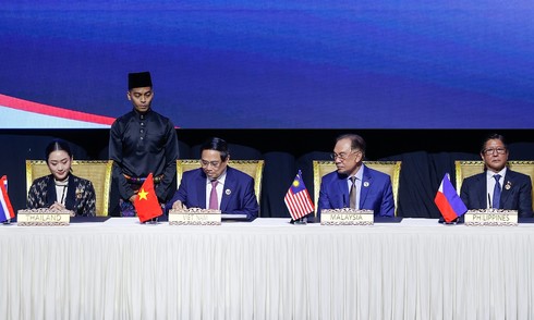 Các lãnh đạo ASEAN ký tuyên bố Kuala Lumpur