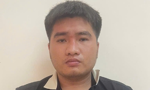 Dùng kim tiêm đâm 5 học sinh
