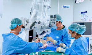 Đột quỵ do khối u não rò rỉ máu