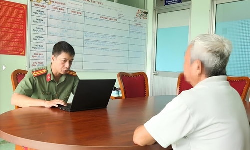 Bất lực ngăn cha mẹ già mắc bẫy lừa đảo