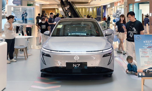 Xe điện mới của Toyota và Nissan hút khách Trung Quốc