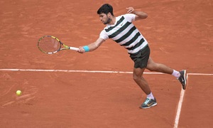 Alcaraz khởi đầu mạnh mẽ ở Roland Garros