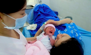 Đề xuất phụ nữ sinh đủ hai con được hỗ trợ nhà ở xã hội