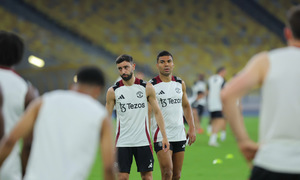 Dàn sao Man Utd tập luyện ở Malaysia