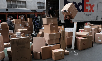 FedEx ký thỏa thuận giao hàng cỡ lớn với Amazon