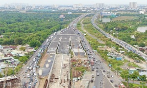 Cấm xe máy vào đường dẫn cao tốc TP HCM - Long Thành