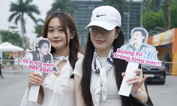Fan chưng diện xem concert Soobin