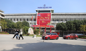 Cán bộ Đại học Vinh bị đình chỉ việc vì nữ sinh tố 'không chuẩn mực'