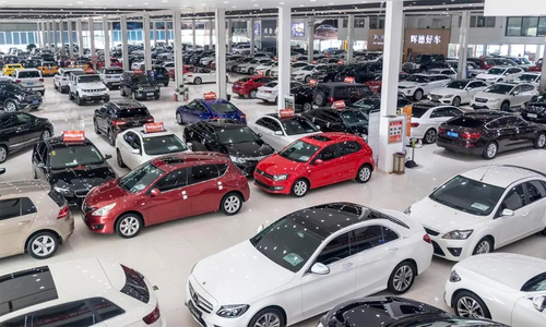 Chiêu 'biến xe mới thành cũ' để đẩy ôtô tồn kho