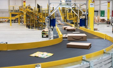 Amazon sử dụng robot phân loại hàng hóa