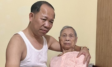 Khi cha mẹ bỗng hóa trẻ thơ