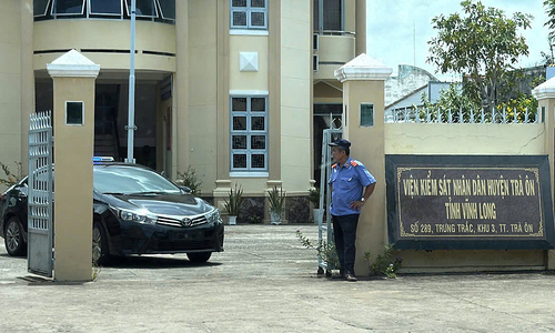 VKSND Tối cao làm việc với gia đình nữ sinh ở Vĩnh Long
