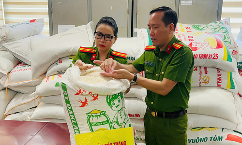 Hai chủ cửa hàng bán gạo ST 25 giả bị khởi tố