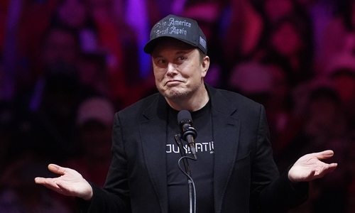 Cổ đông yêu cầu Elon Musk dành thời gian điều hành Tesla