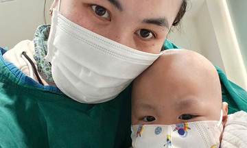 Cậu bé một tuổi vượt qua lời nguyền chết sớm nhờ ghép tế bào gốc