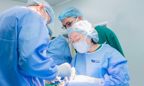 Sau một năm trì hoãn điều trị, nốt nhỏ ở lưỡi biến thành ung thư