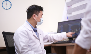 5 tư thế ngồi gây hại cho cột sống