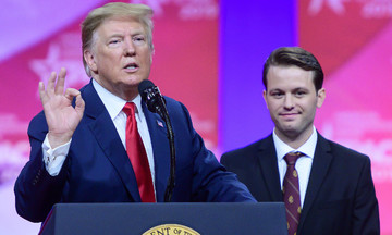 Cú đấm thúc đẩy ông Trump tung đòn với các đại học Mỹ