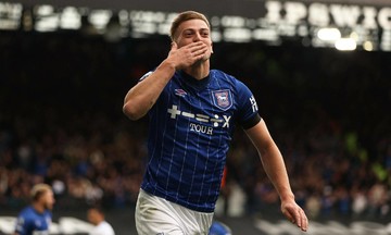 Chelsea thắng Man Utd trong cuộc chiến giành Delap