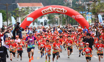 Những khoảnh khắc ấn tượng của Kun Marathon Hạ Long 2025