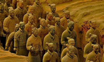 Khách làm vỡ tượng đất nung 2.000 năm tại lăng Tần Thủy Hoàng