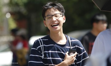 Đề thi môn Văn vào lớp 10 trường chuyên Khoa học Tự nhiên