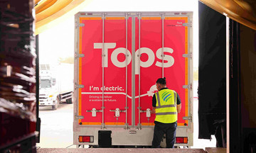 Tops tăng cường đội xe vận chuyển bằng điện