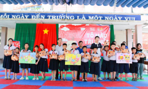 BEST Express tổ chức chuỗi hoạt động hỗ trợ học sinh Long An