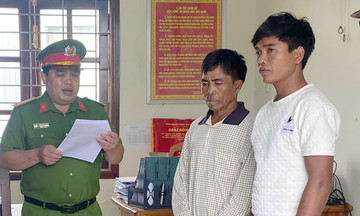 Hai cha con bị bắt vì đánh họ hàng