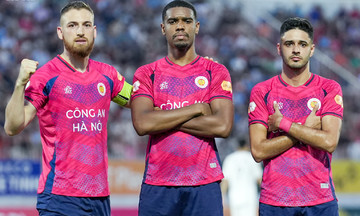 Công An Hà Nội lên thứ ba V-League