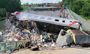 Nga cáo buộc Ukraine đứng sau loạt vụ đánh bom cầu đường sắt