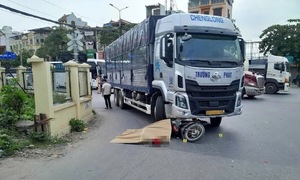 Nữ sinh tử vong khi chạy xe vào 'điểm mù'