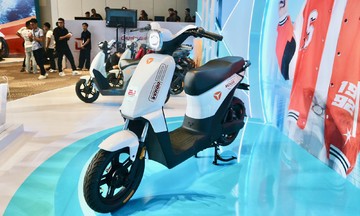 Yadea Vekoo giá 13 triệu đồng - xe máy điện cho học sinh
