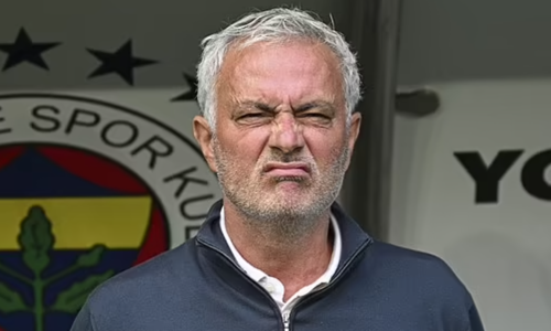 Mùa giải nhiều sóng gió của Mourinho tại Fenerbahce
