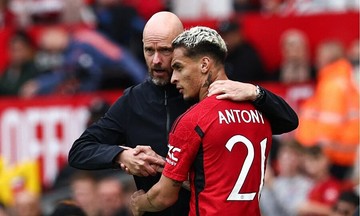 Ten Hag yêu cầu Leverkusen mua Antony