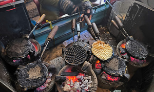 Hàng bánh dừa 30 năm chỉ dân địa phương mới biết ở Phú Yên
