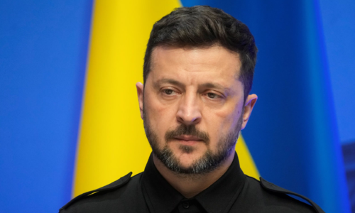 Tổng thống Ukraine thay loạt lãnh đạo quân đội