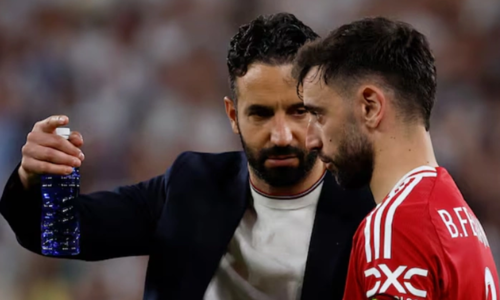 Fernandes: 'Amorim thuyết phục tôi không rời Man Utd'