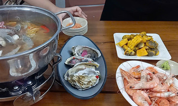 7 người ngộ độc sau ăn buffet ốc