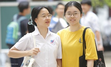 Thí sinh đổ về kỳ thi lớp 10 chuyên đông nhất Hà Nội